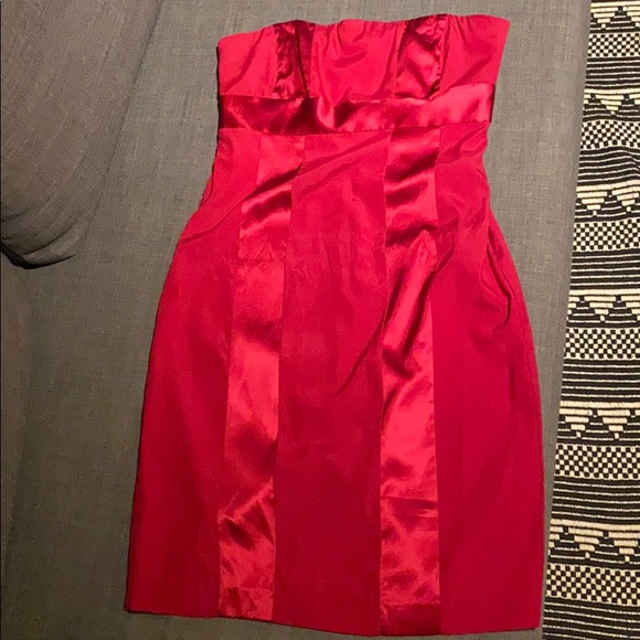 🔥 Hot Red Strapless Dress 🔥 - Picture 1 of 4